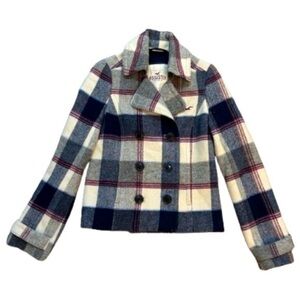 Hollister Wool Blend Double Breasted Plaid Coat with Wide Collar. Pockets.